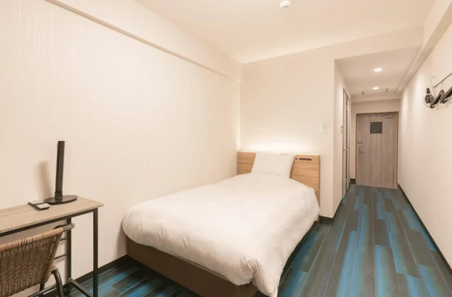 シングルルーム室内