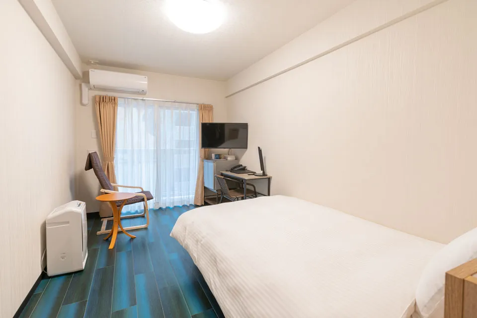 シングルルーム室内