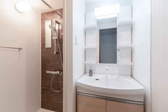 洗面所とシャワールーム