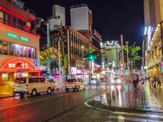 夜の国際通り