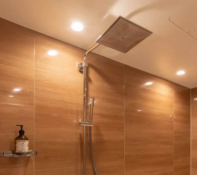 デラックススイート　浴室シャワーヘッド