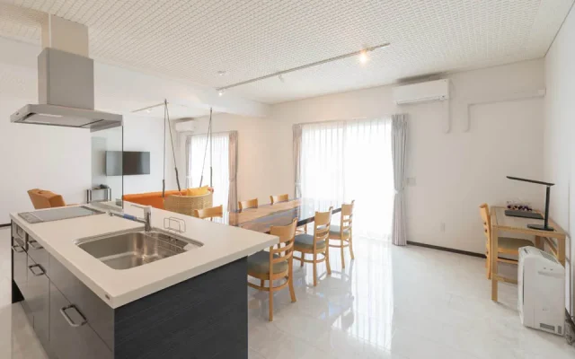 デラックススイート　キッチン、リビング