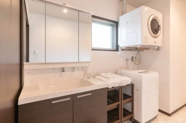 デラックススイート　洗面所、洗濯機、乾燥機